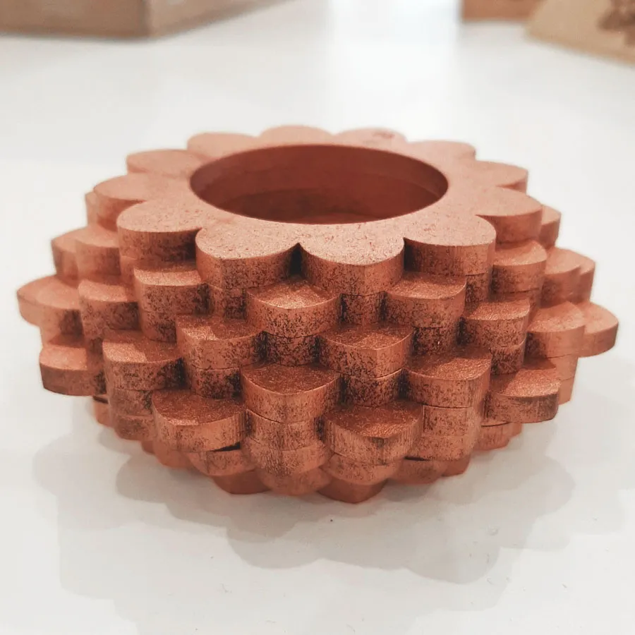 Juego de Portavelas Flor Dalia en madera color cobre - Imagen 3