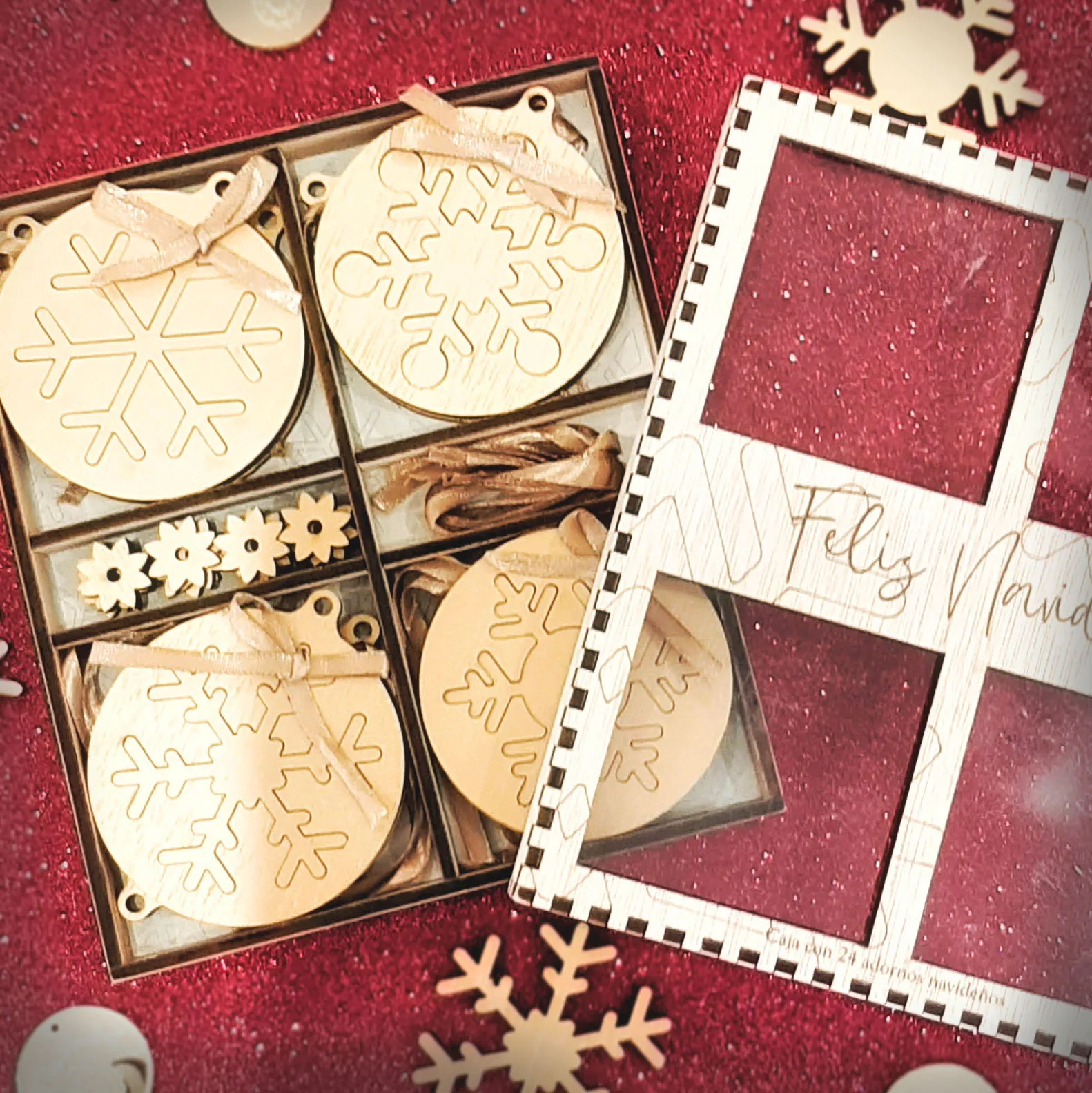 Caja personalizada 24 adornos de Navidad Copos de Nieve Gold - Imagen 3