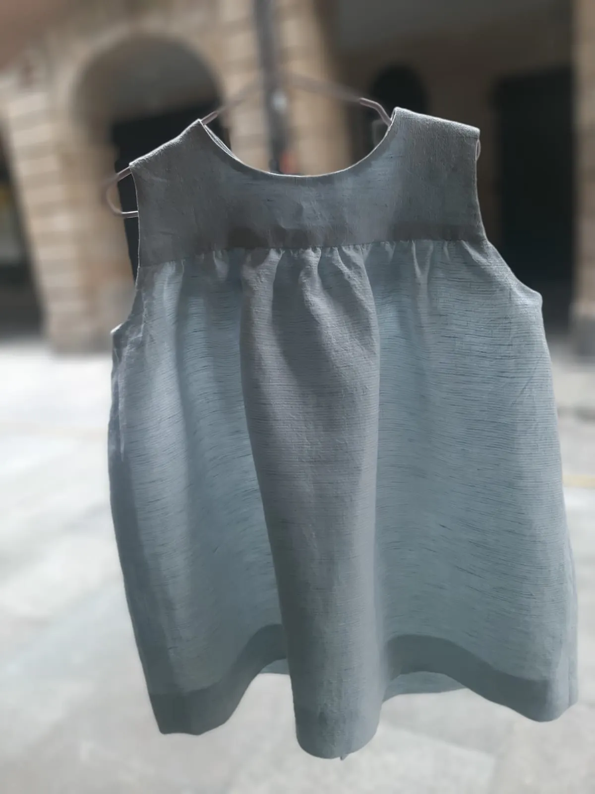 Vestido azul de lino niña