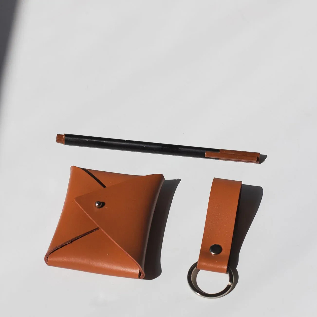 Pack sobre y llavero camel - Imagen 2