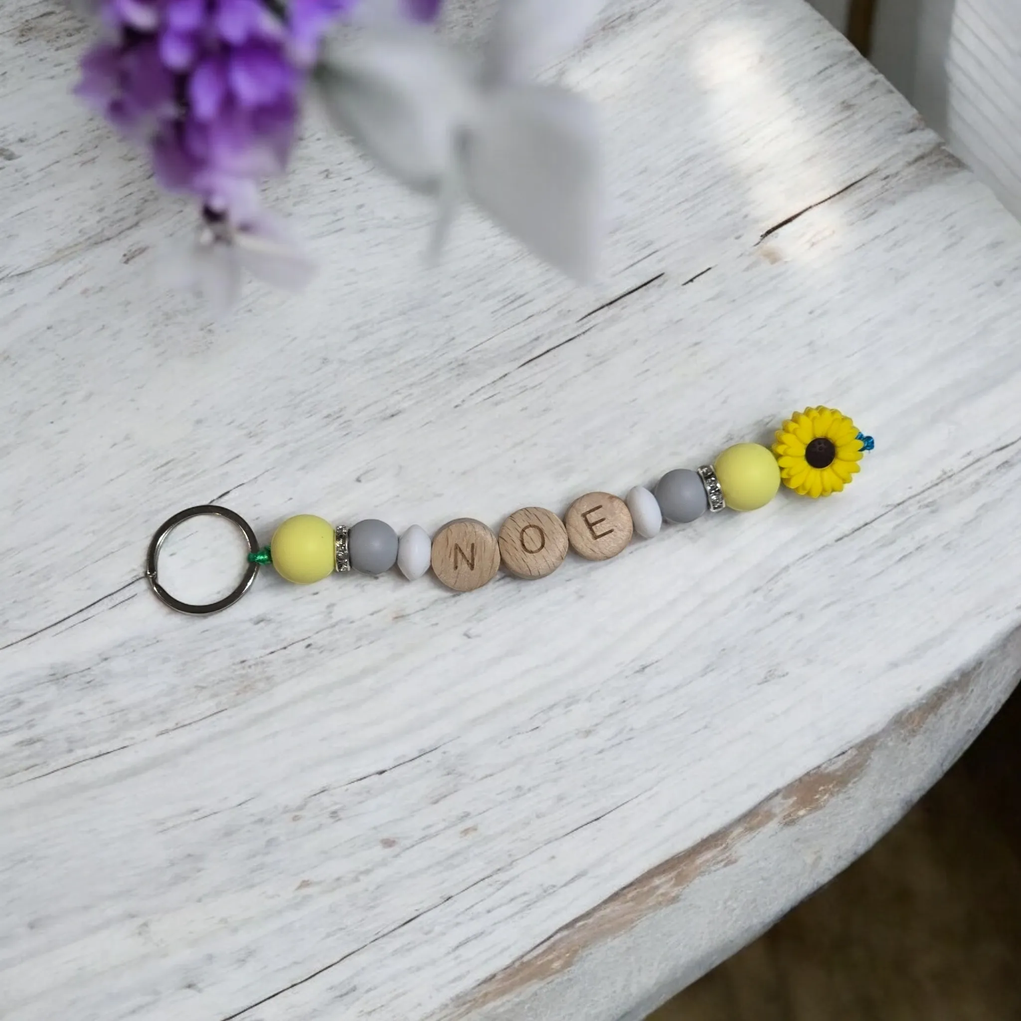 Llavero con nombre y girasol