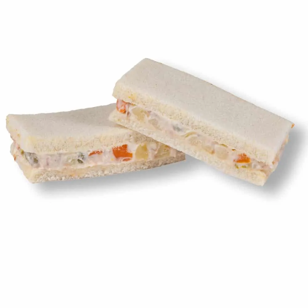 Sándwich de Ensaladilla Rusa con Atún (Pan Blanco)