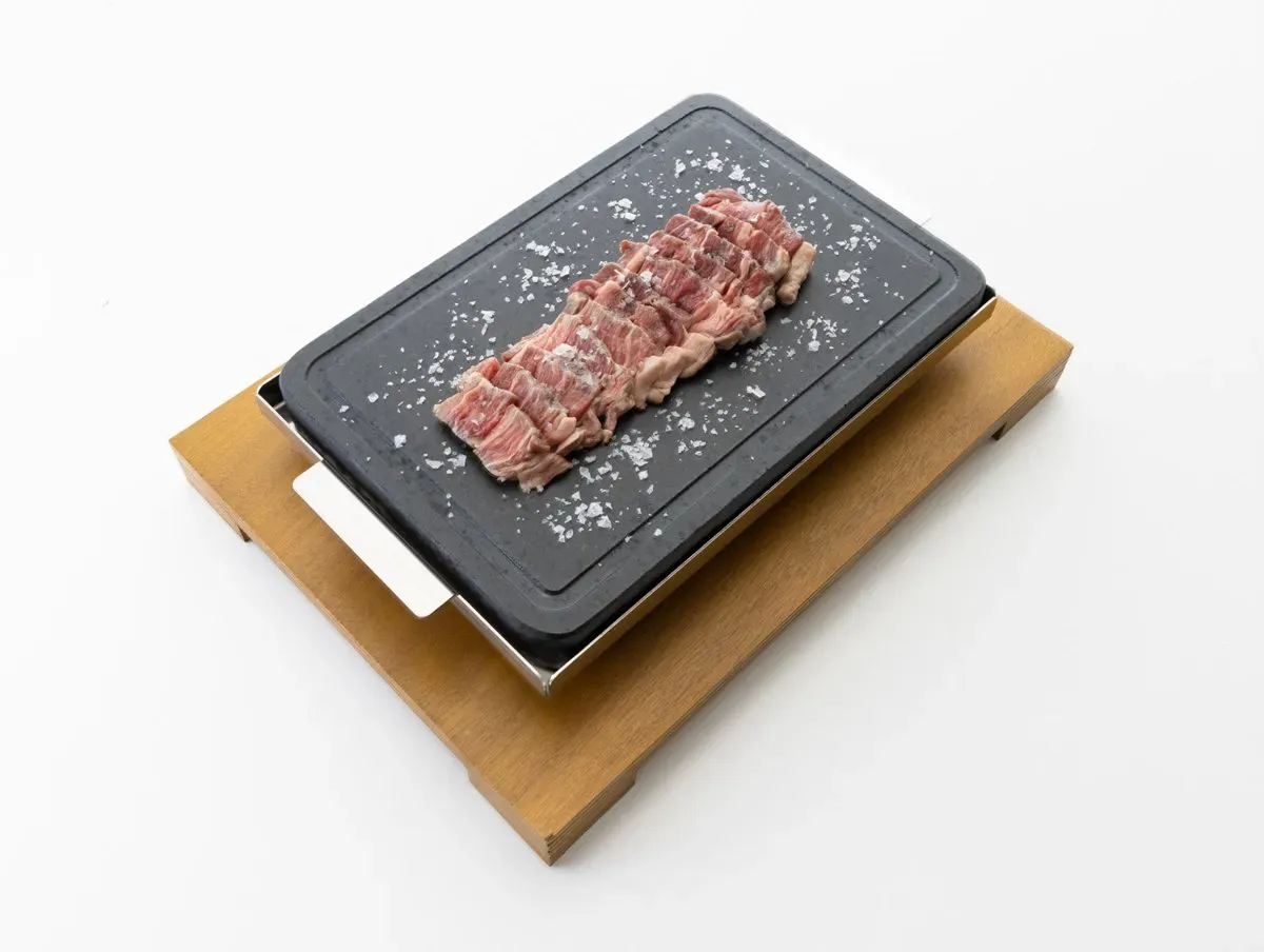 Piedra para carne a la piedra 30×20 3cm + soporte inox + base madera - Imagen 3