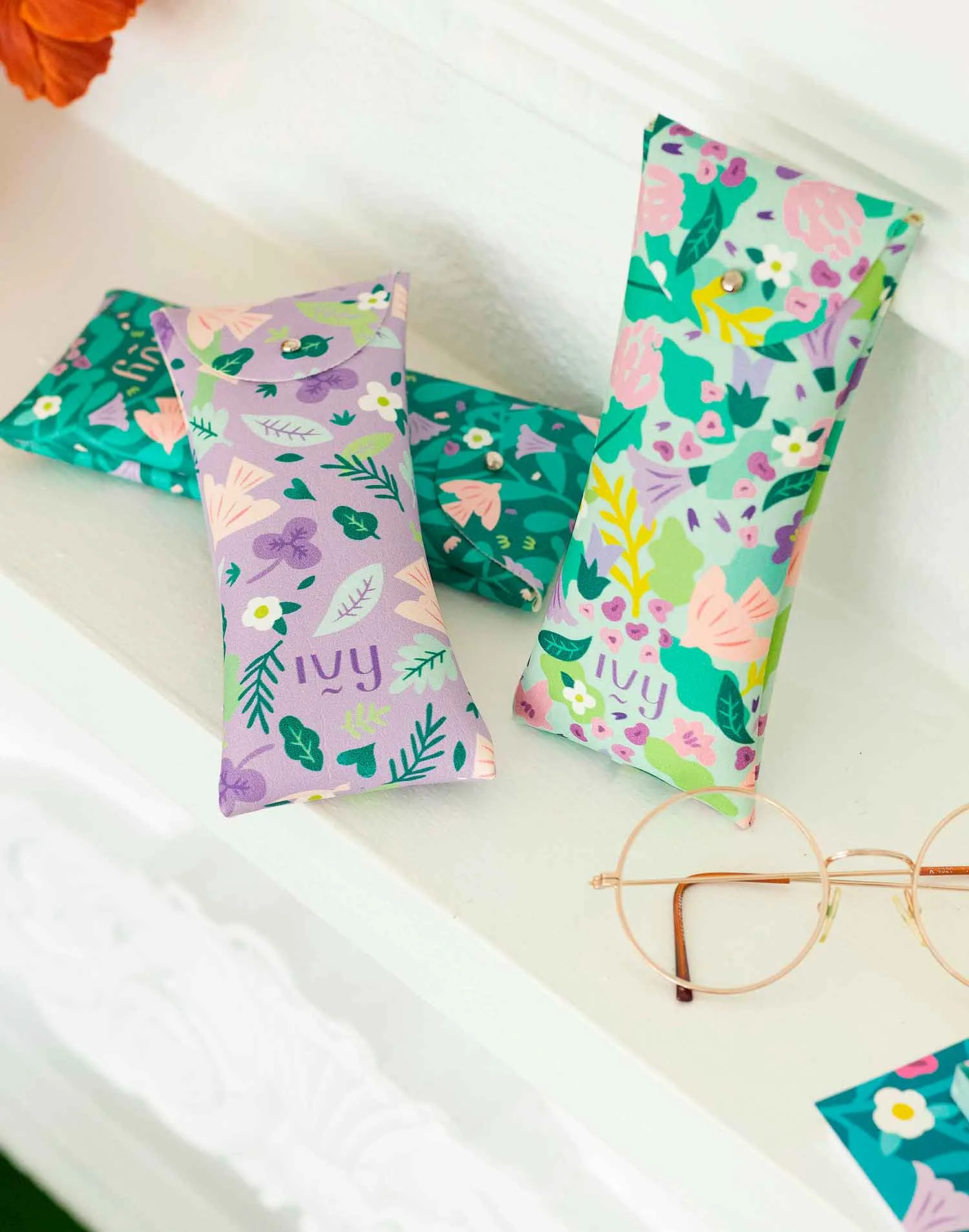 Funda de gafas verde "Leaves & Feathers" - Imagen 2