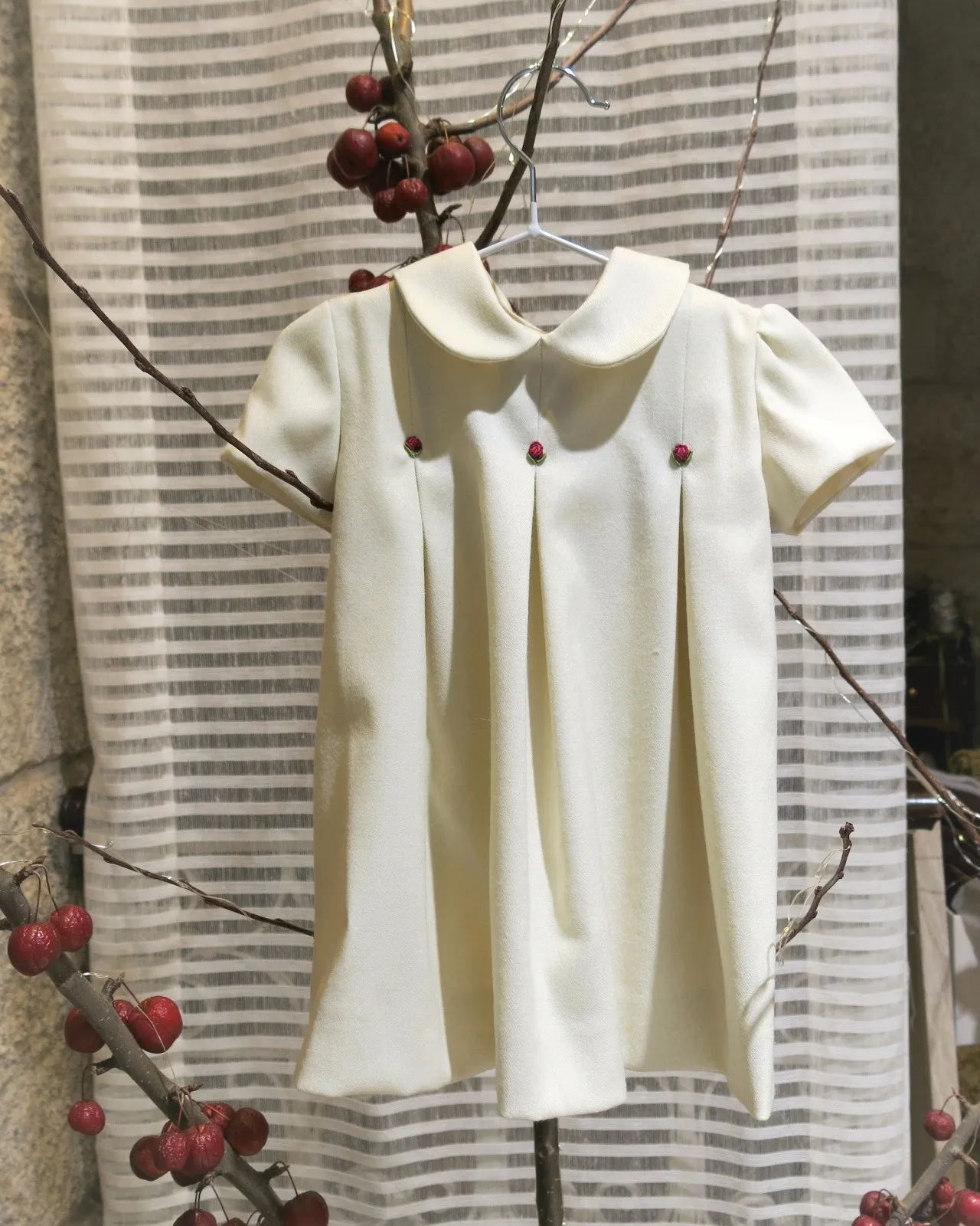 Vestido niña color marfil con cuello bebé - Imagen 3